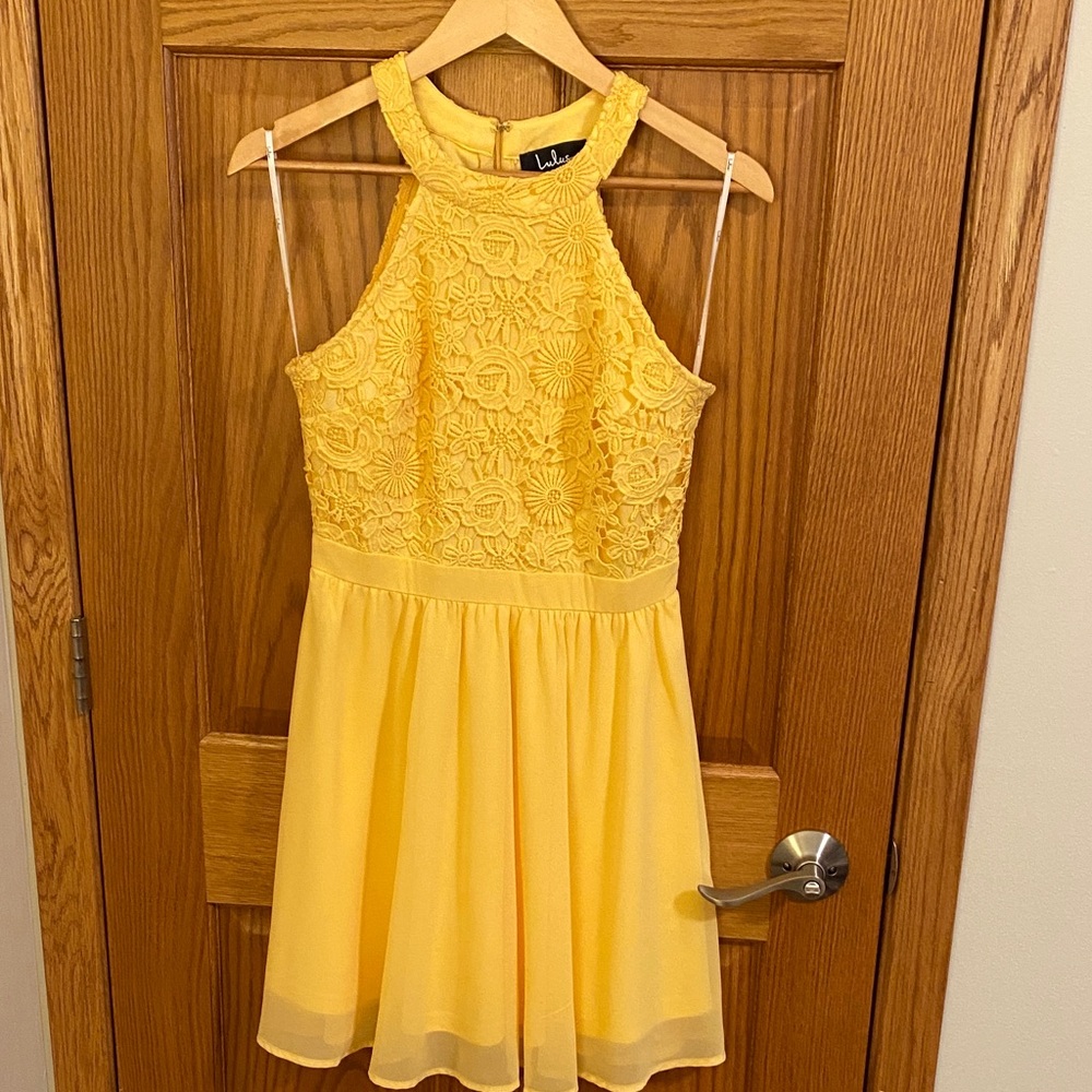 Lulus Yellow Floral Lace Cut-Out Halter Dress Graduation Prom Occasion Medium